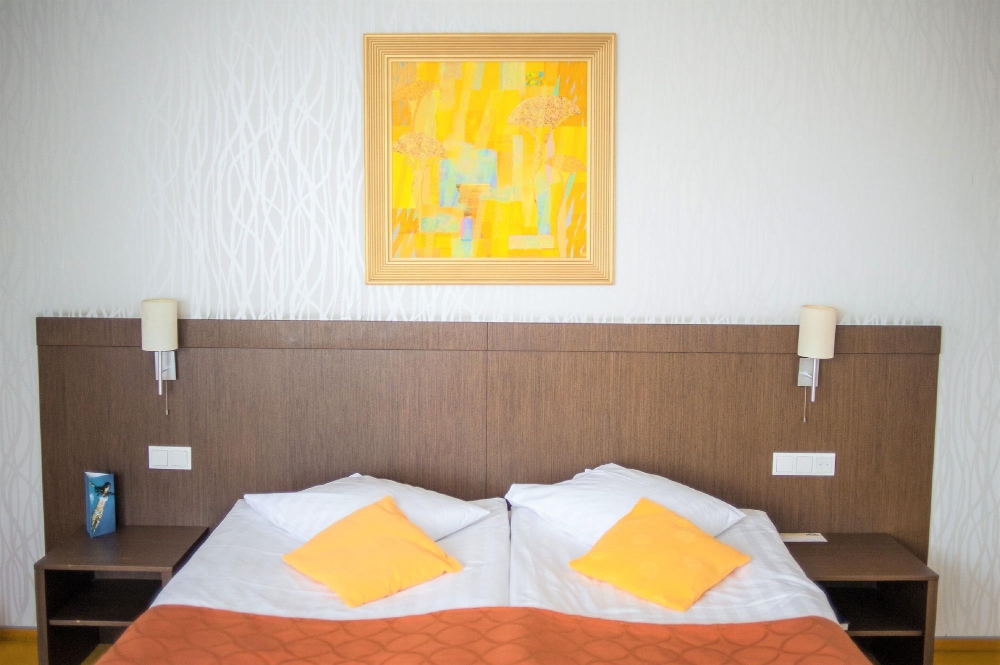 Rija Vef Hotel With Free Parking ريغا المظهر الخارجي الصورة