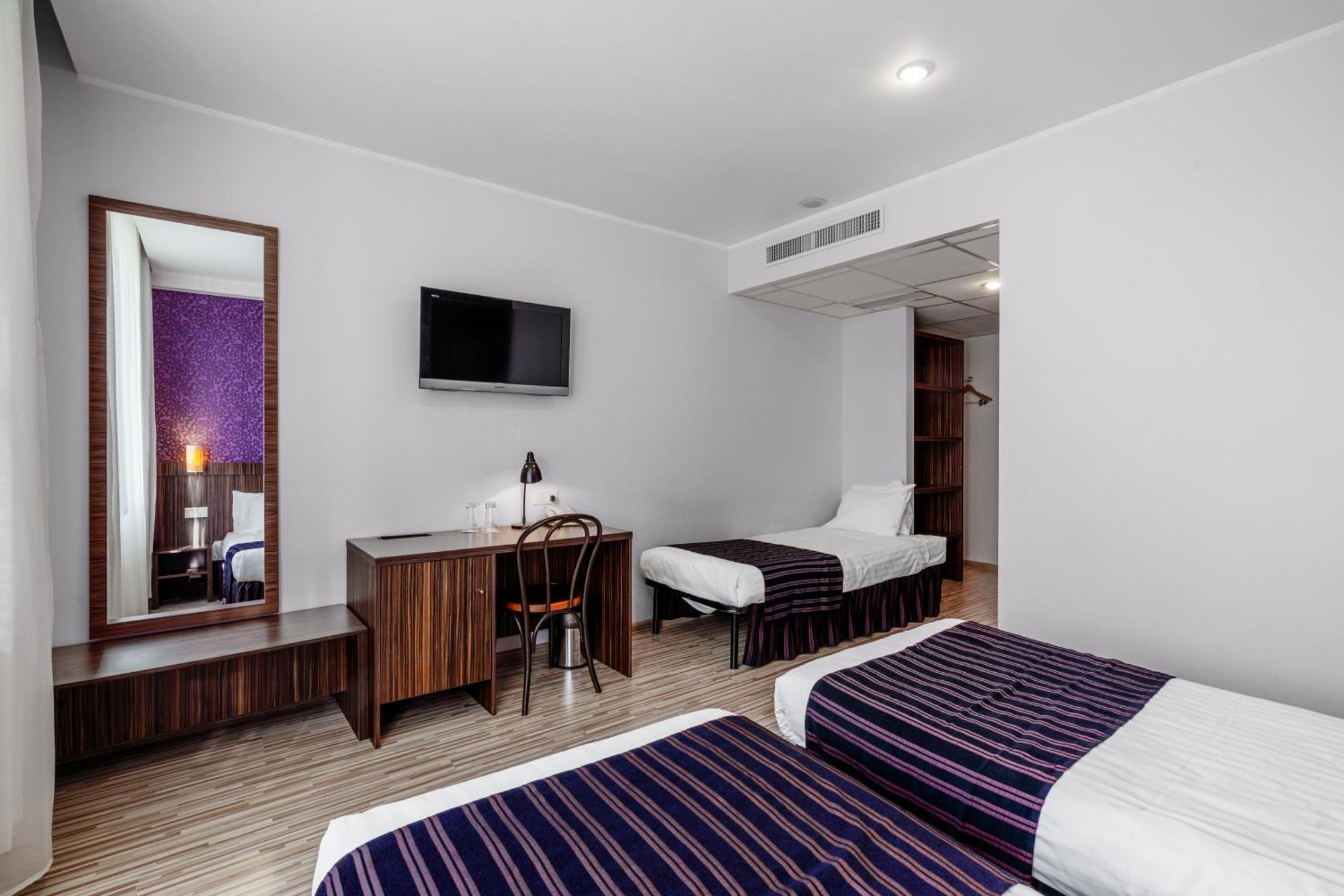 Rija Vef Hotel With Free Parking ريغا الغرفة الصورة